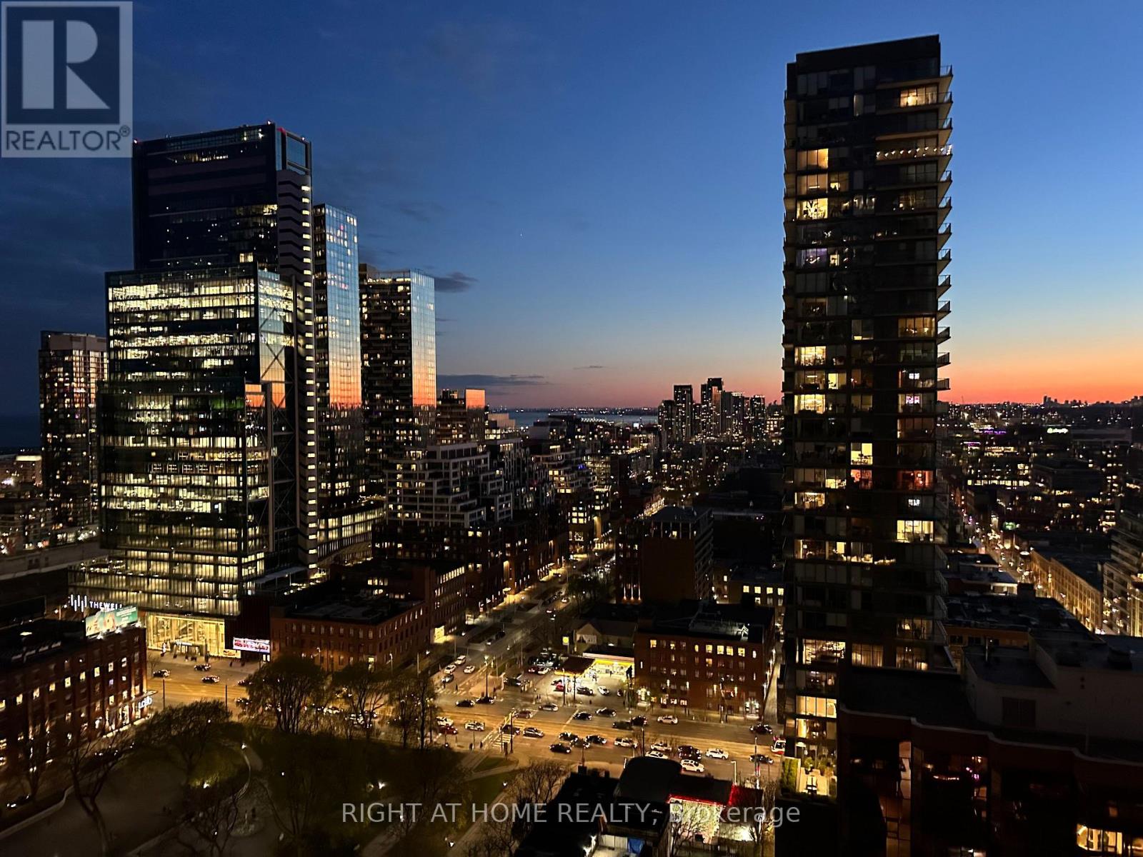 2409 - 88 Blue Jays Way, Toronto, Ontario  M5V 0L7 - Photo 30 - C13090516