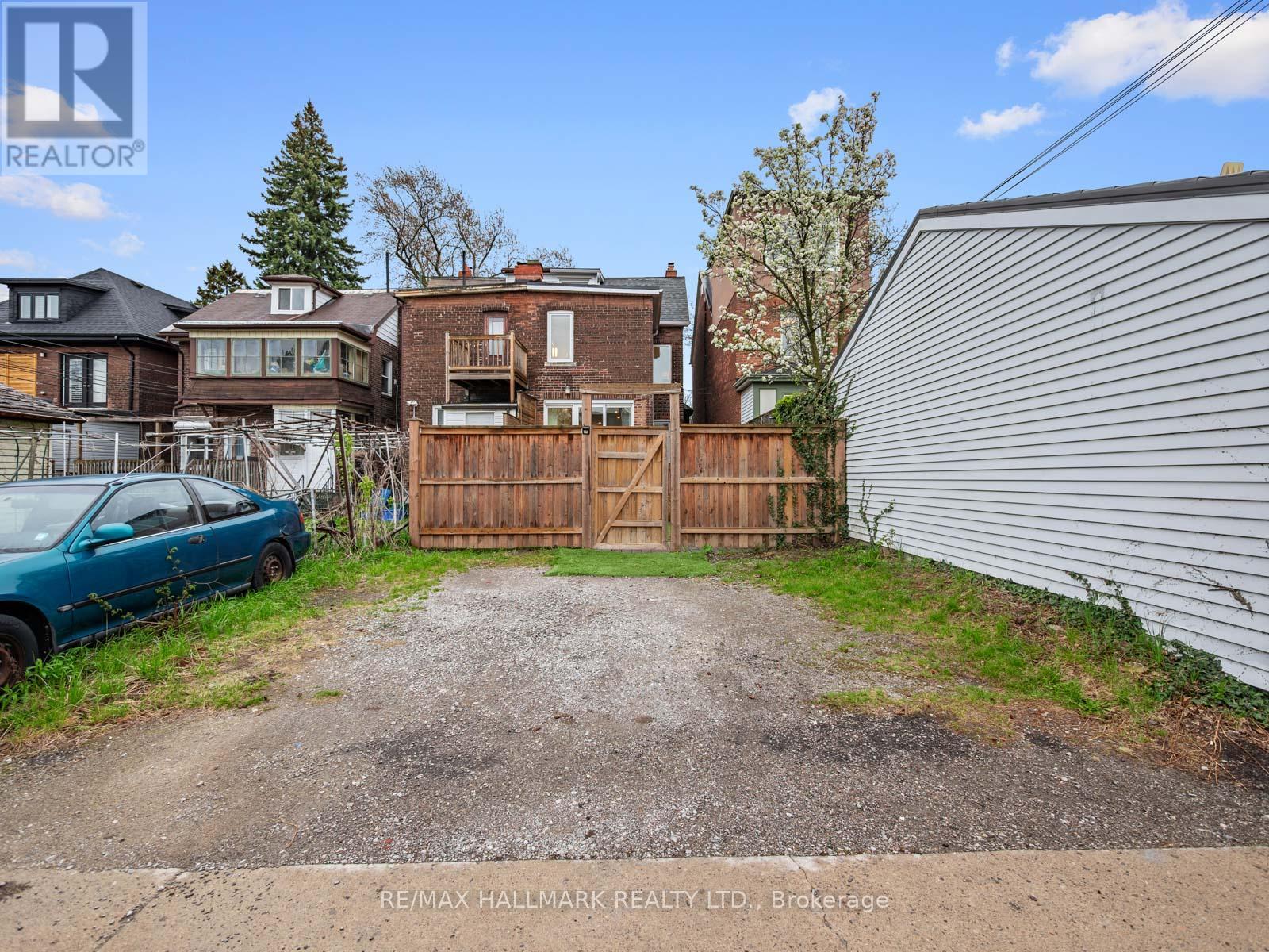 16 Bain Avenue, Toronto, Ontario  M4K 1E6 - Photo 47 - E13090380