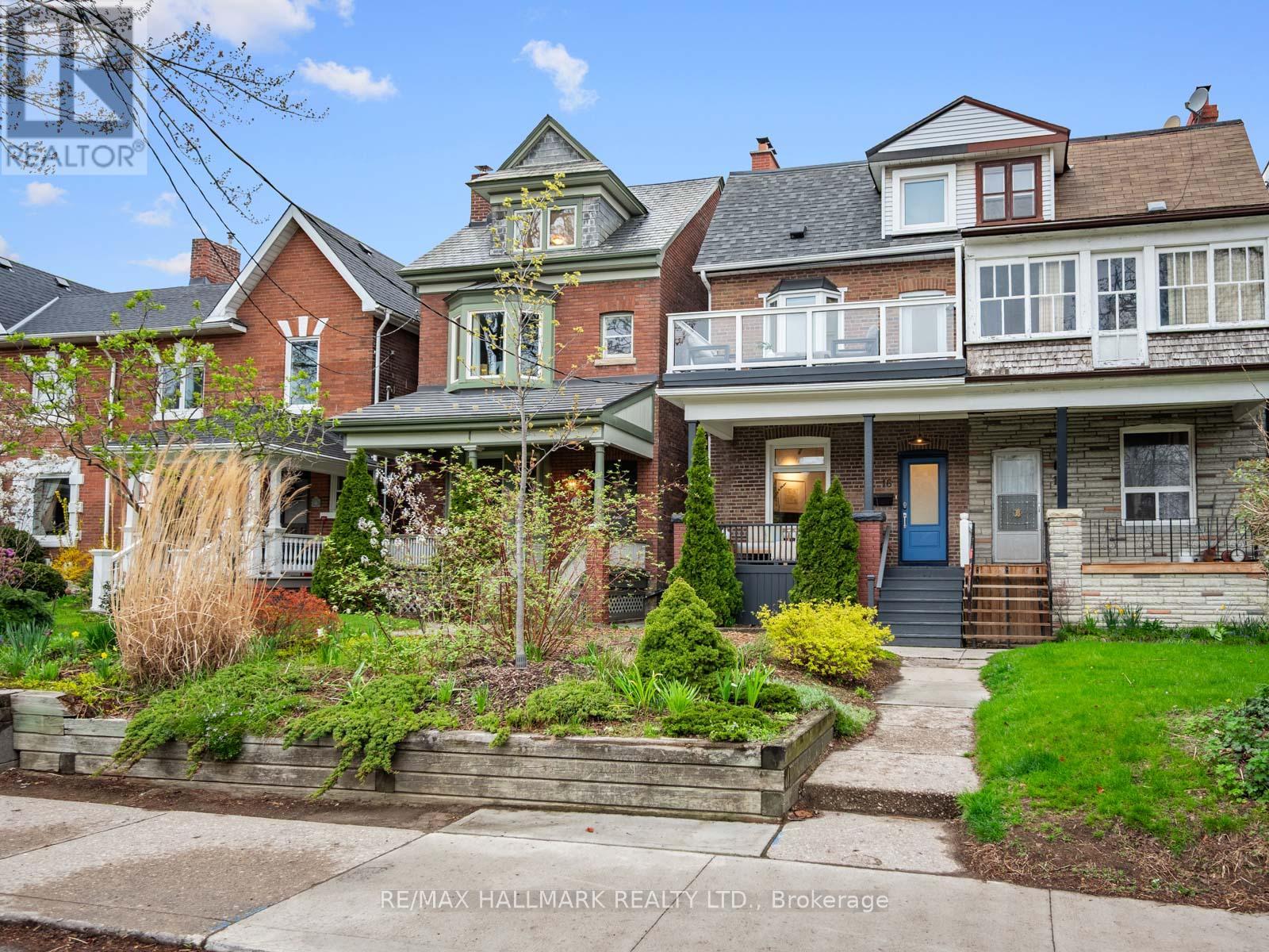 16 Bain Avenue, Toronto, Ontario  M4K 1E6 - Photo 2 - E13090380