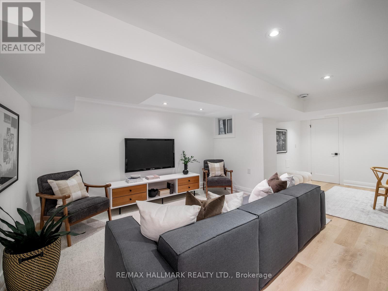 16 Bain Avenue, Toronto, Ontario  M4K 1E6 - Photo 36 - E13090380