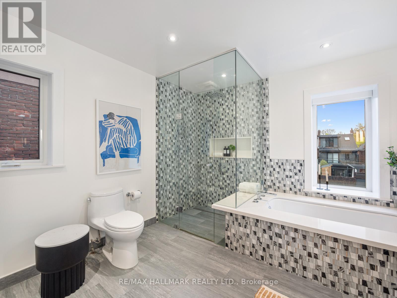 16 Bain Avenue, Toronto, Ontario  M4K 1E6 - Photo 24 - E13090380