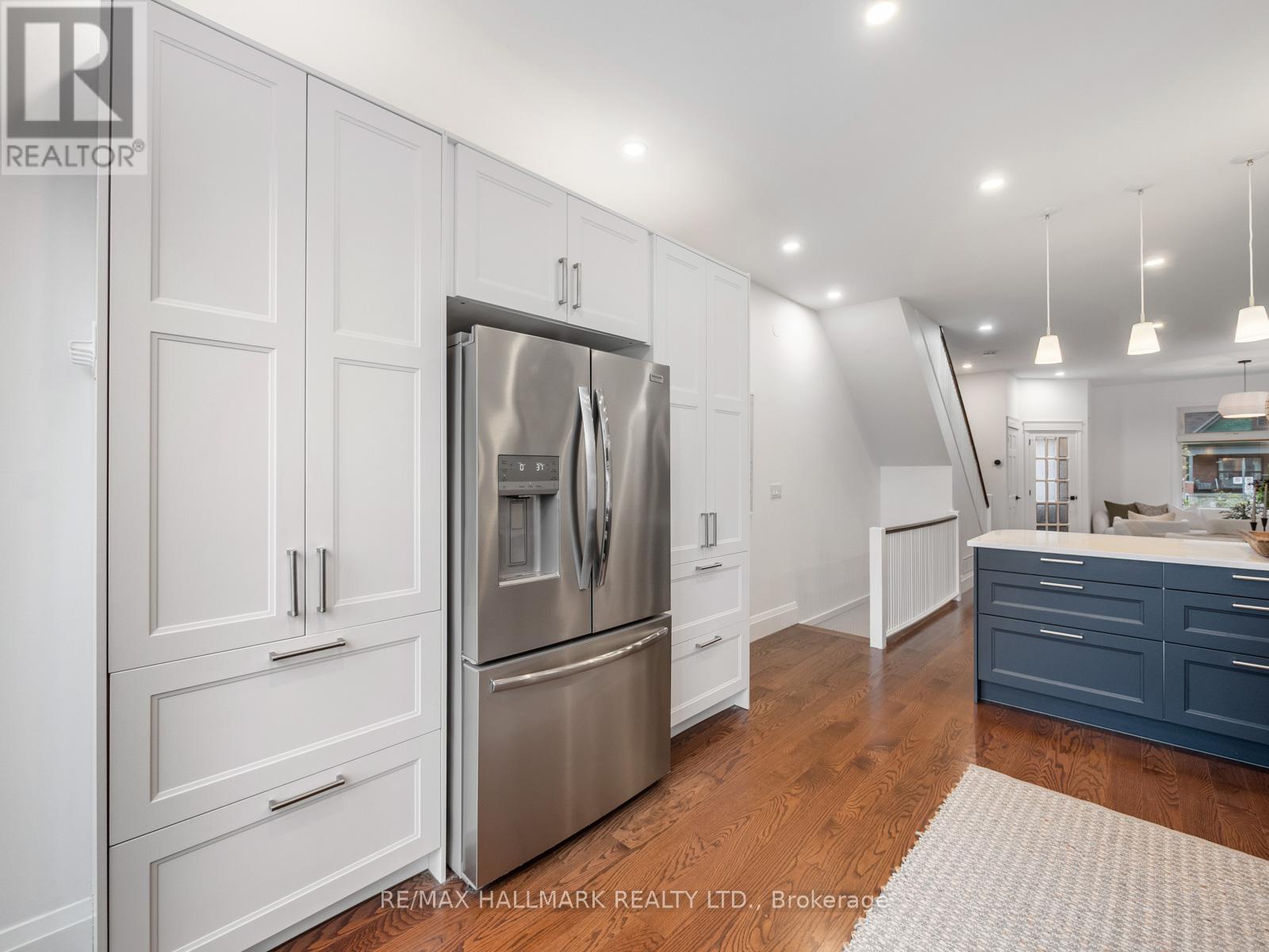 16 Bain Avenue, Toronto, Ontario  M4K 1E6 - Photo 17 - E13090380