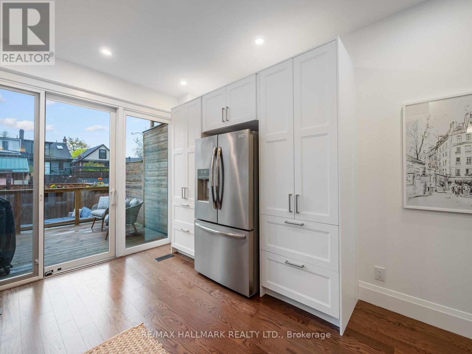 16 Bain Avenue, Toronto, Ontario  M4K 1E6 - Photo 13 - E13090380