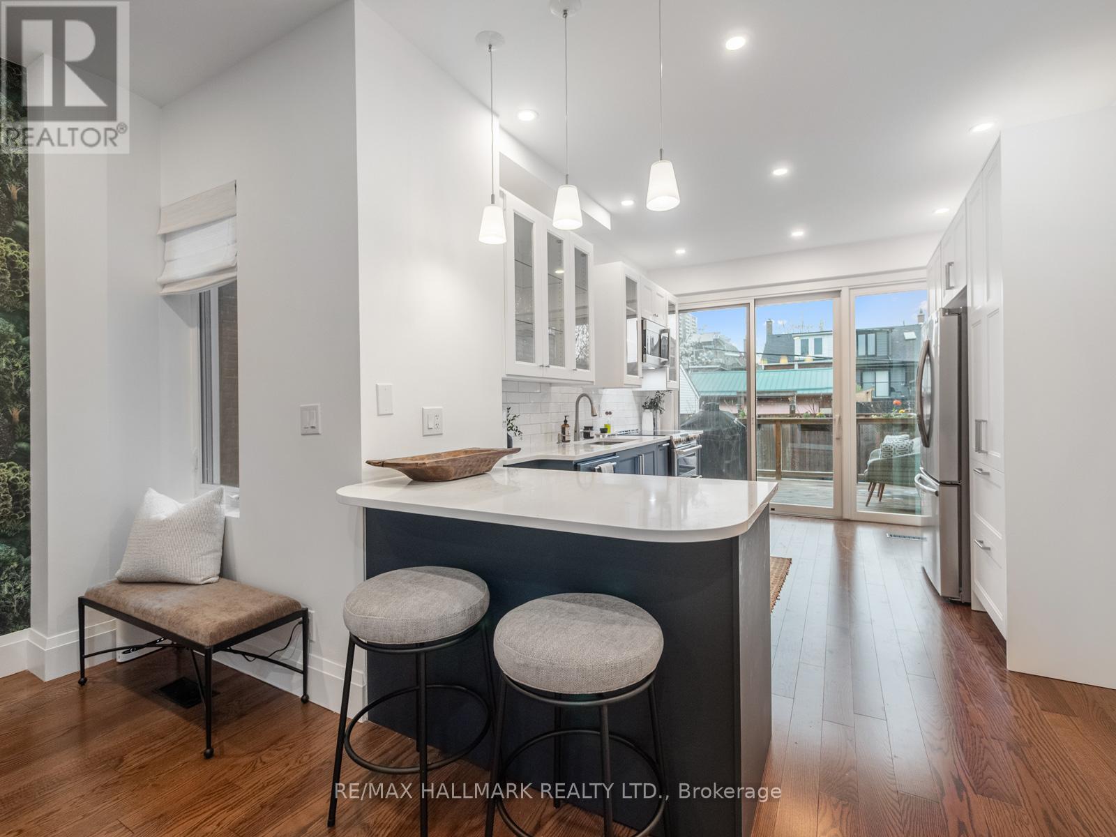 16 Bain Avenue, Toronto, Ontario  M4K 1E6 - Photo 10 - E13090380