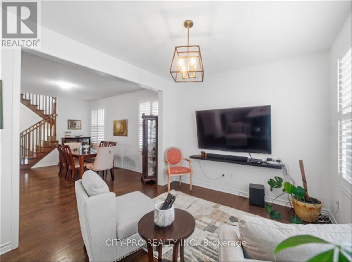 439 Etheridge Avenue, Milton, Ontario  L9E 0B3 - Photo 10 - W13066488