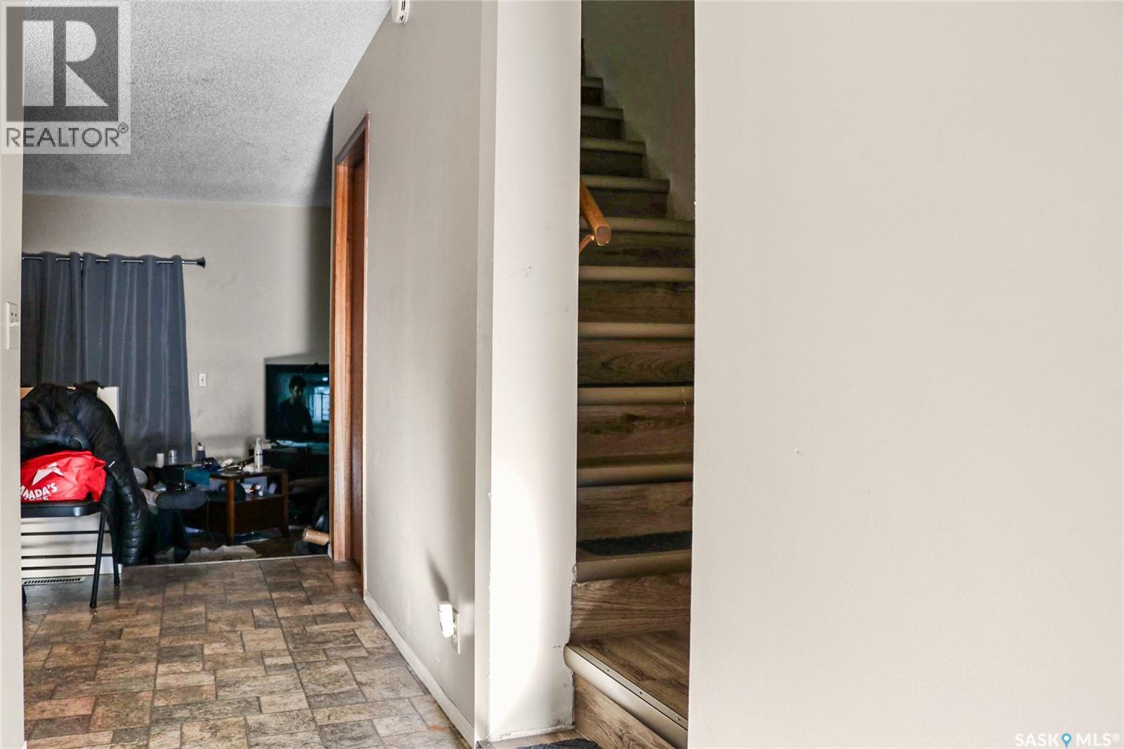 223-225 Wakabayashi Way, Saskatoon, Saskatchewan  S7K 7M4 - Photo 3 - SK029076