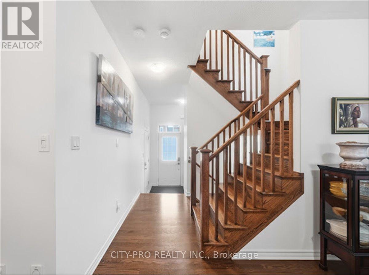 439 Etheridge Avenue, Milton, Ontario  L9E 0B3 - Photo 9 - W13066488