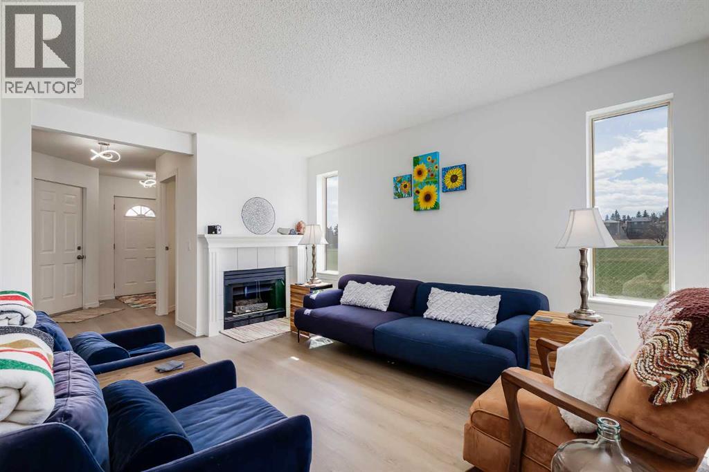 33 Sandpiper Lane Nw, Calgary, Alberta  T3K 4L7 - Photo 4 - A2308260