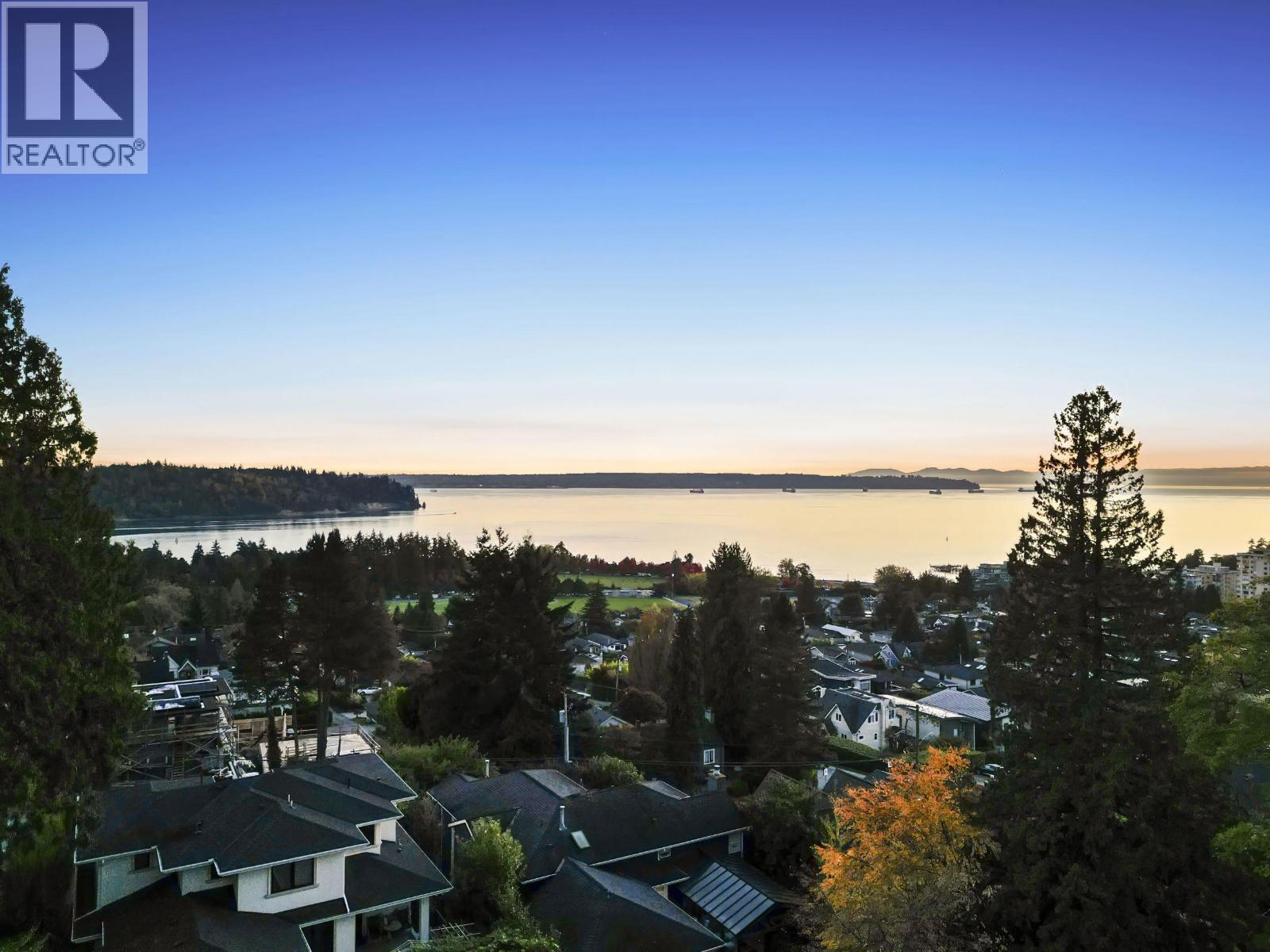 1066 Fulton Avenue, West Vancouver, British Columbia  V7T 1N2 - Photo 4 - R3120150