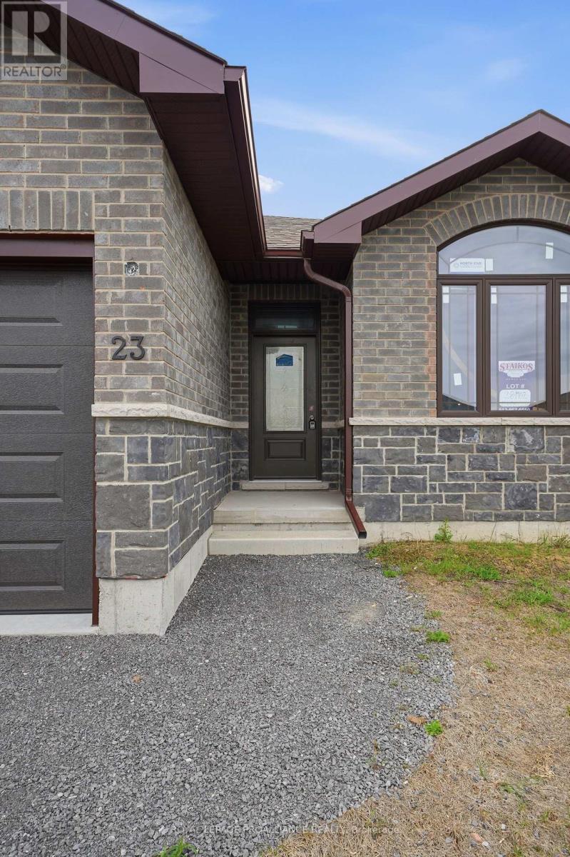 23 Matheos Crescent, Quinte West, Ontario  K8V 0L3 - Photo 4 - X13061340