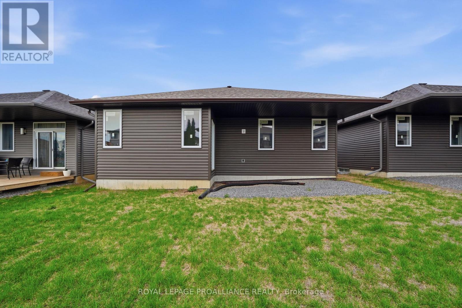 23 Matheos Crescent, Quinte West, Ontario  K8V 0L3 - Photo 25 - X13061340