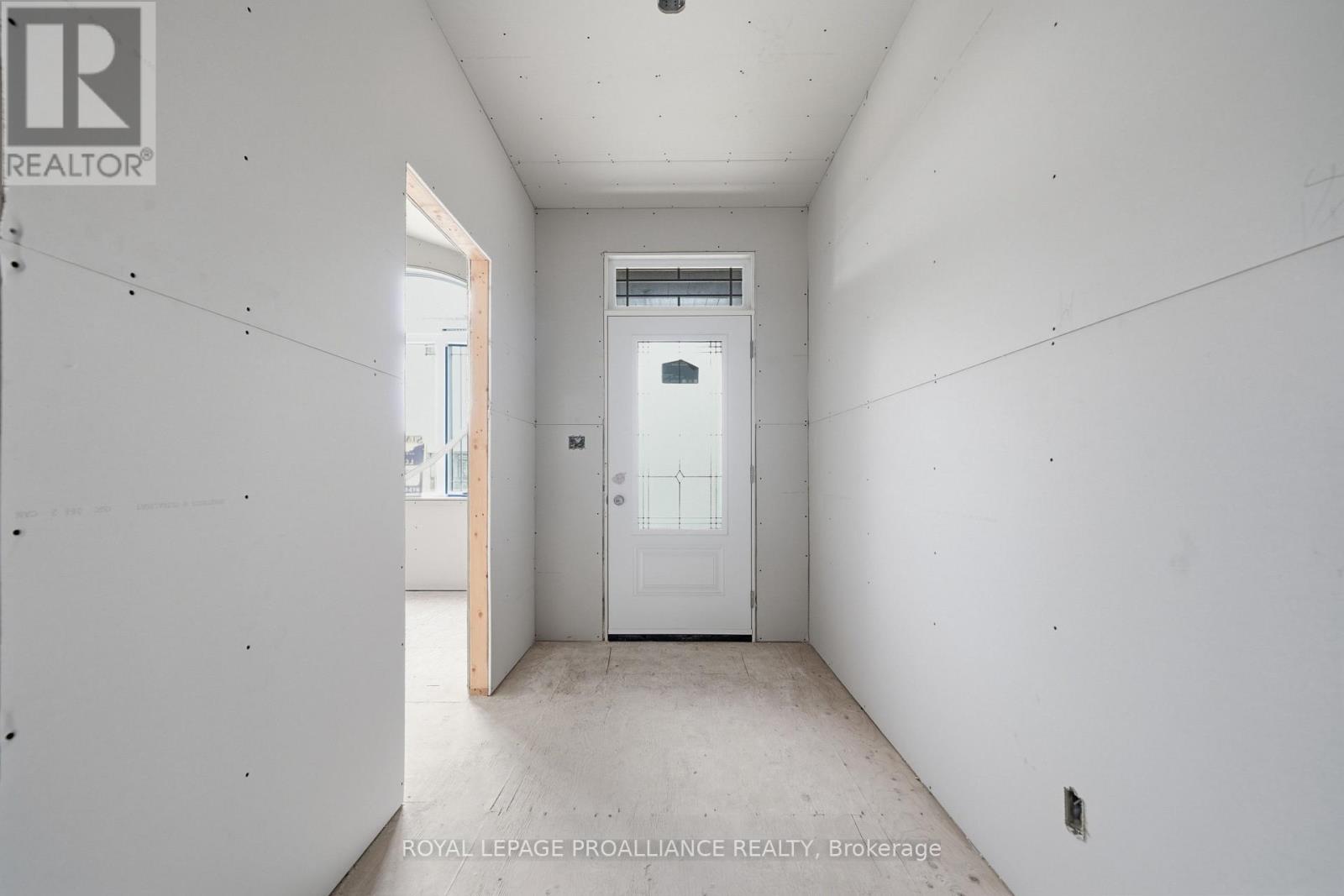 23 Matheos Crescent, Quinte West, Ontario  K8V 0L3 - Photo 5 - X13061340