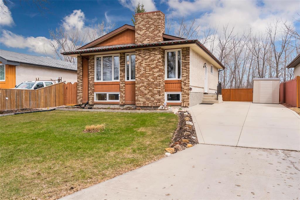 71 Lynn Lake Drive, Winnipeg, Manitoba  R2C 4J7 - Photo 0 - 202609592