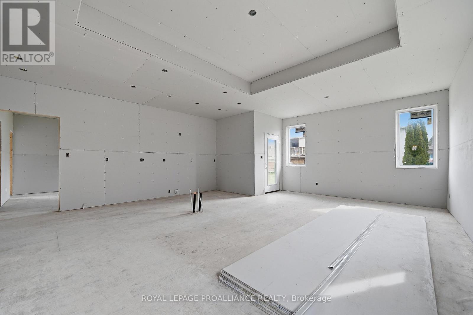 23 Matheos Crescent, Quinte West, Ontario  K8V 0L3 - Photo 17 - X13061340