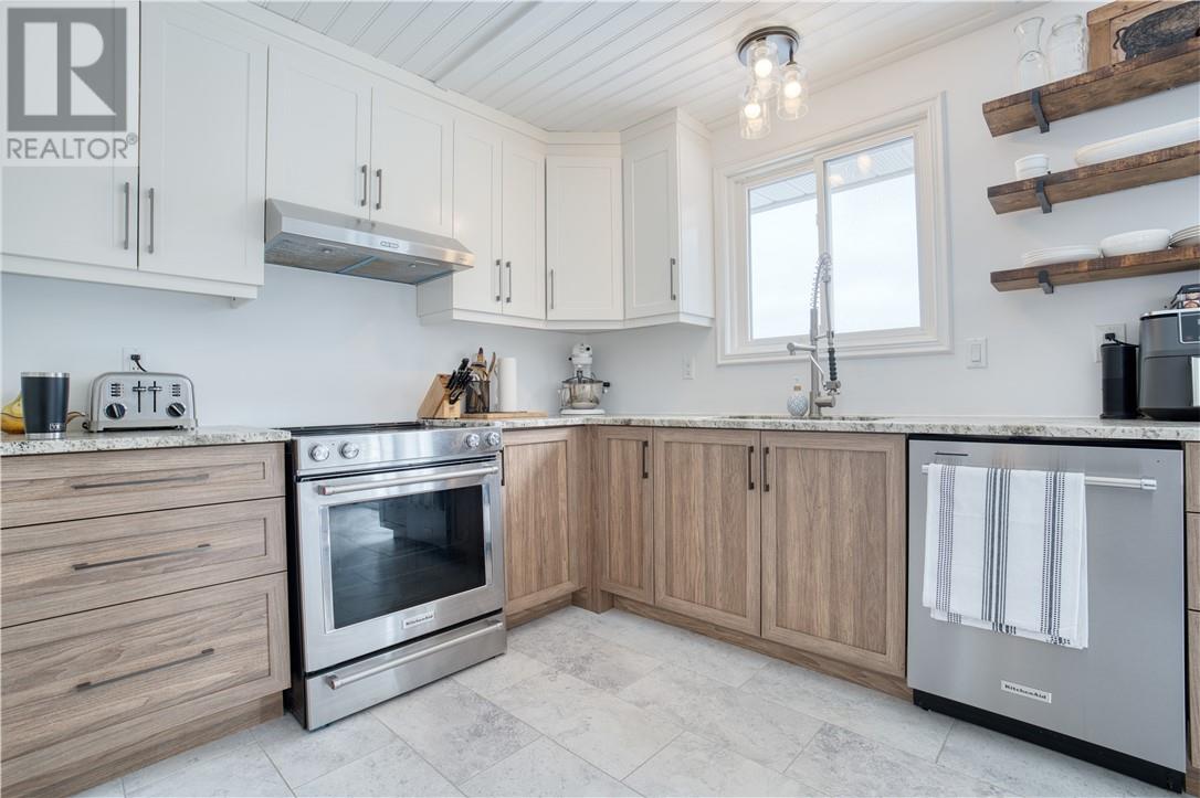 4468 Hamilton Crescent, Hanmer, Ontario  P3P 1B7 - Photo 3 - 2127560