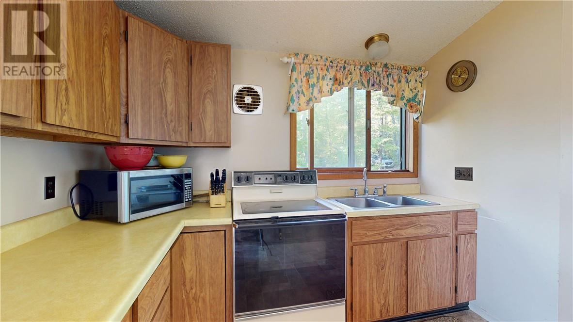 240 Rosewood Lane, Sheguiandah, Ontario  P0P 1W0 - Photo 31 - 2127338