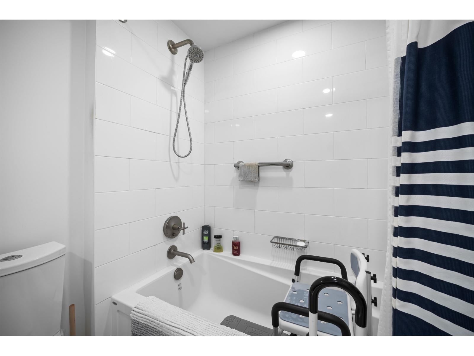 105 33540 Mayfair Avenue, Abbotsford, British Columbia  V2S 0J3 - Photo 21 - R3120135