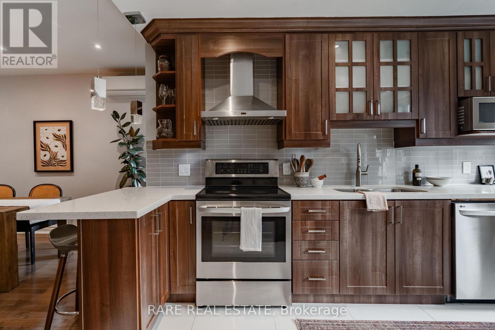 431 Jones Avenue, Toronto, Ontario  M4J 3G6 - Photo 13 - E13089546