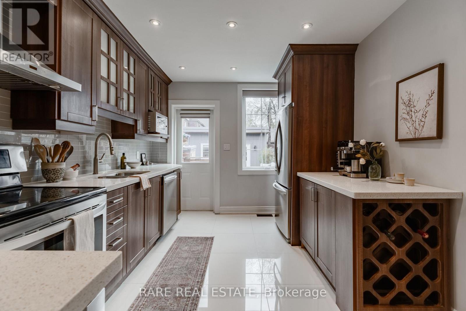431 Jones Avenue, Toronto, Ontario  M4J 3G6 - Photo 11 - E13089546