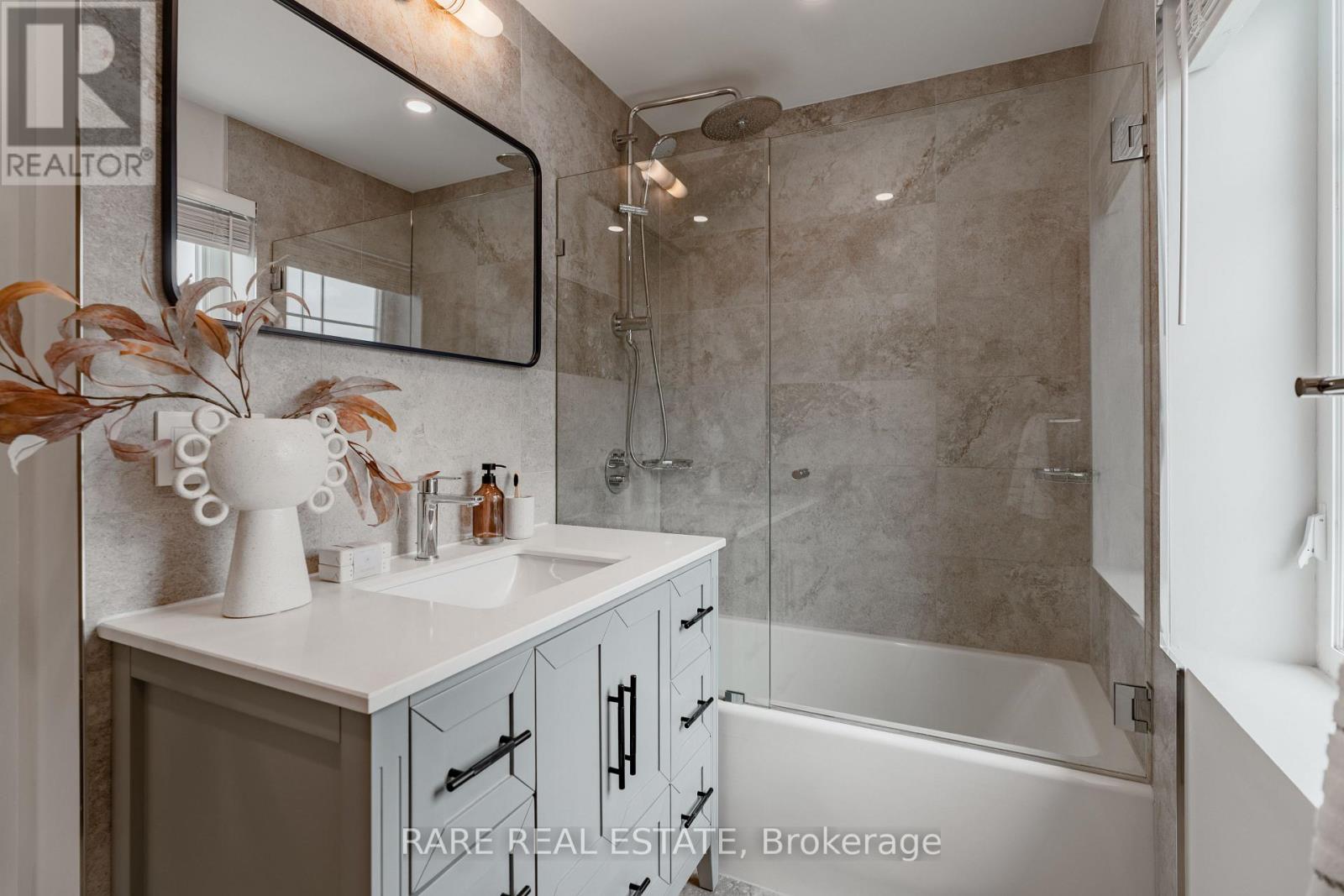 431 Jones Avenue, Toronto, Ontario  M4J 3G6 - Photo 19 - E13089546