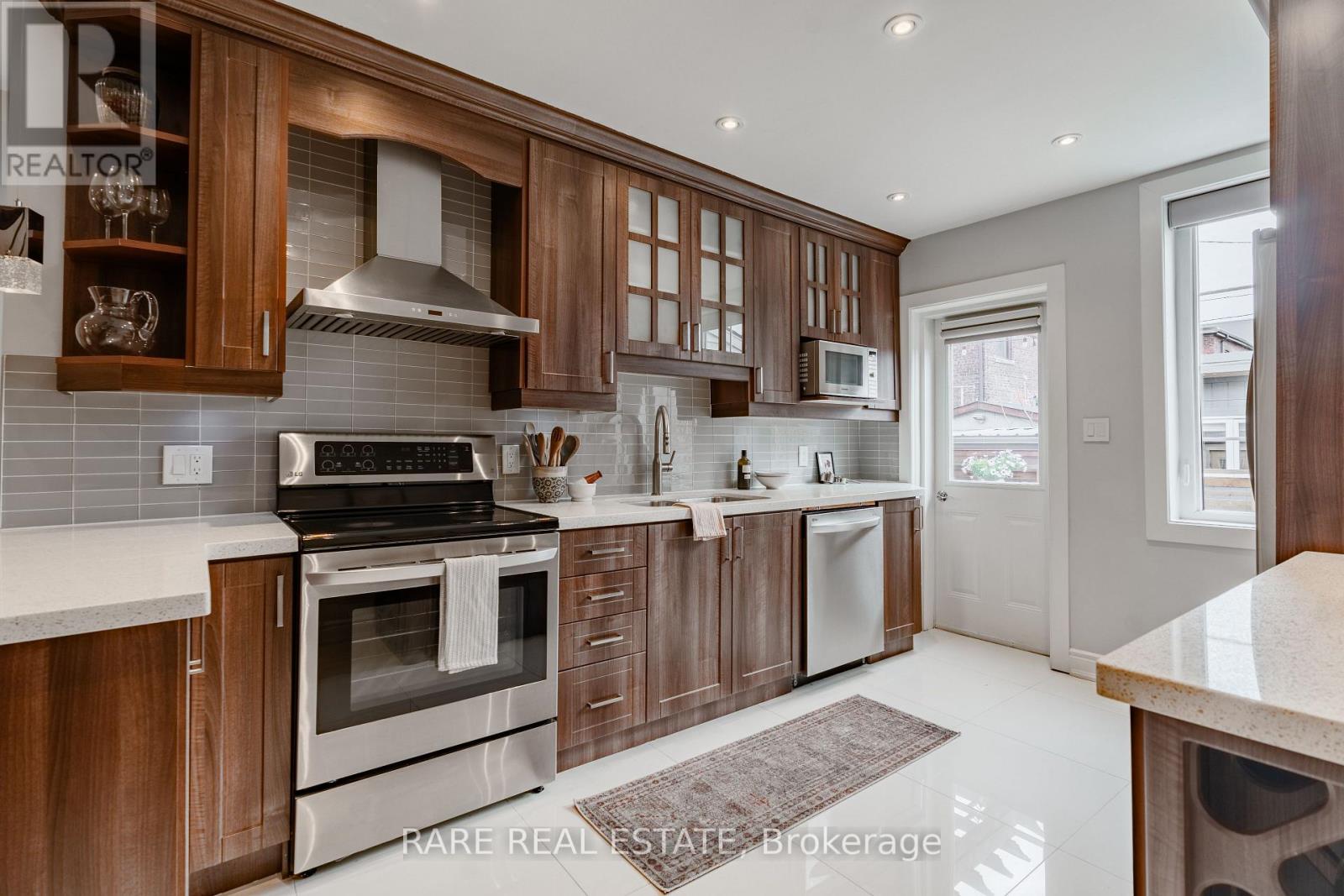 431 Jones Avenue, Toronto, Ontario  M4J 3G6 - Photo 12 - E13089546