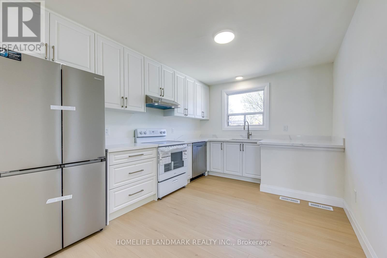 451 Sandmere Place, Oakville, Ontario  L6L 4G5 - Photo 4 - W13033554