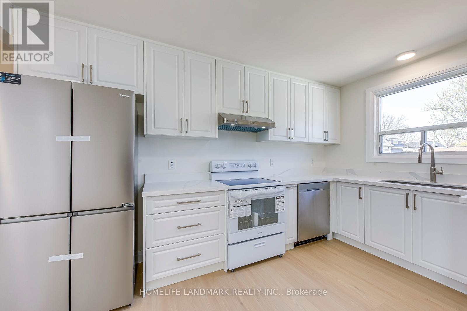 451 Sandmere Place, Oakville, Ontario  L6L 4G5 - Photo 7 - W13033554