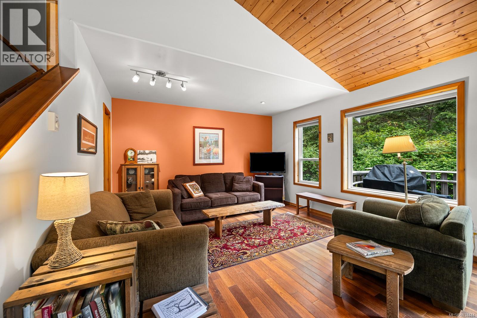 1278 Lynn Rd, Tofino, British Columbia  V0R 2Z0 - Photo 13 - 1034444