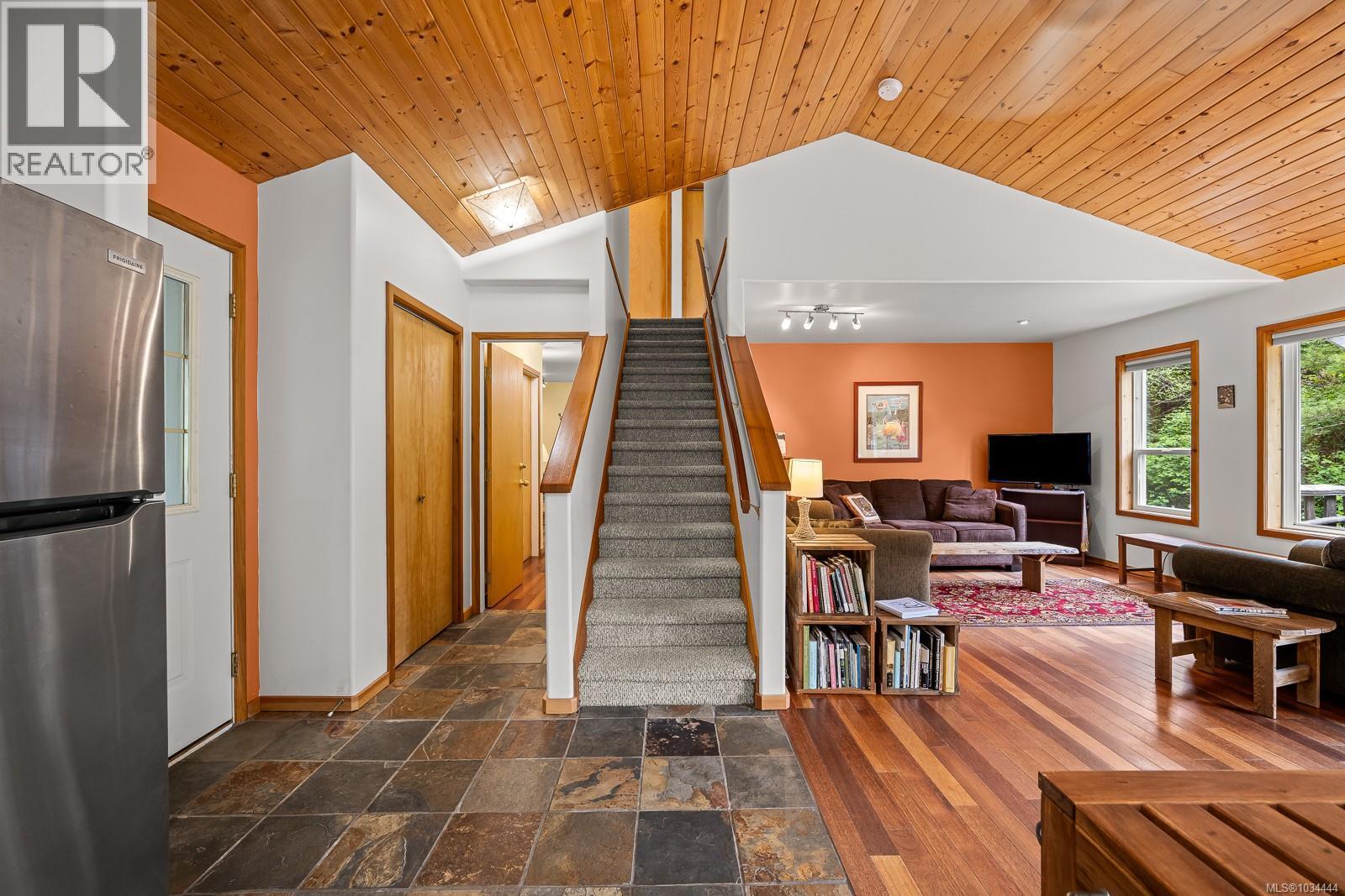 1278 Lynn Rd, Tofino, British Columbia  V0R 2Z0 - Photo 14 - 1034444