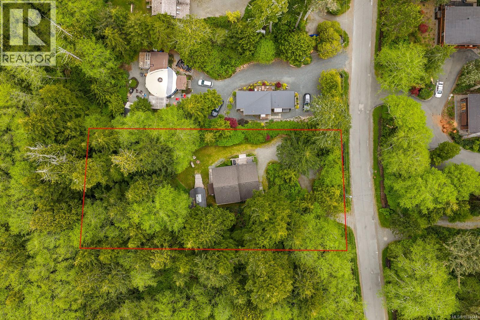 1278 Lynn Rd, Tofino, British Columbia  V0R 2Z0 - Photo 35 - 1034444