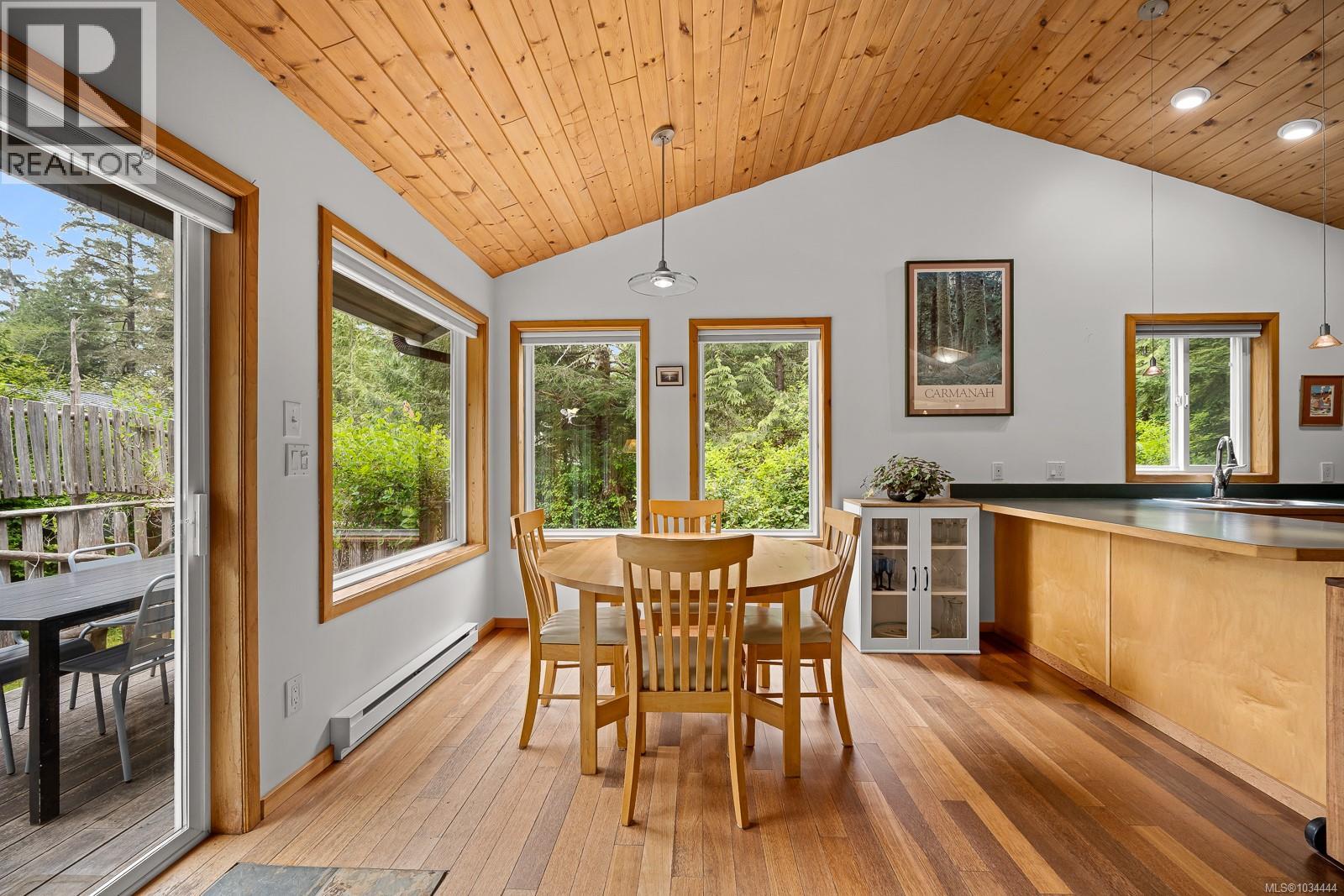 1278 Lynn Rd, Tofino, British Columbia  V0R 2Z0 - Photo 8 - 1034444