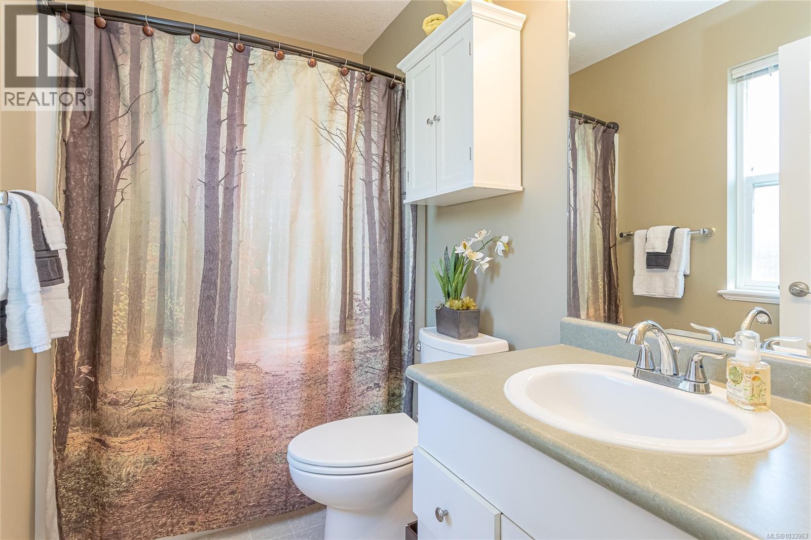 For Sale: 331 Rheumer Cres, Parksville, ON | 4 Bed, 3 Bath House for $295,000. See 26 photos!