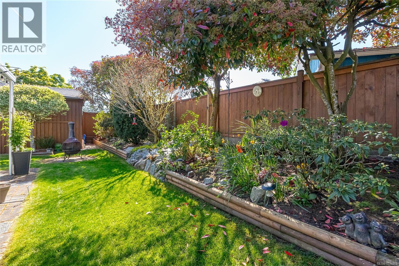 For Sale: 331 Rheumer Cres, Parksville, ON | 4 Bed, 3 Bath House for $295,000. See 26 photos!