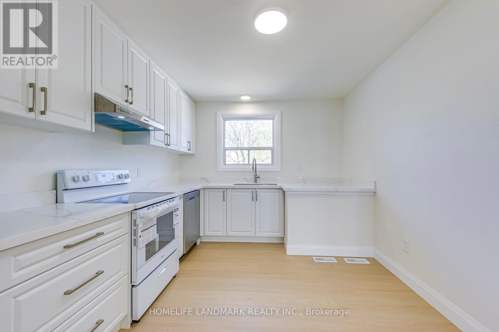 451 Sandmere Place, Oakville, Ontario  L6L 4G5 - Photo 5 - W13033554
