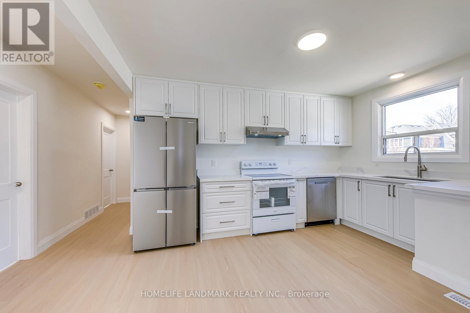 451 Sandmere Place, Oakville, Ontario  L6L 4G5 - Photo 6 - W13033554