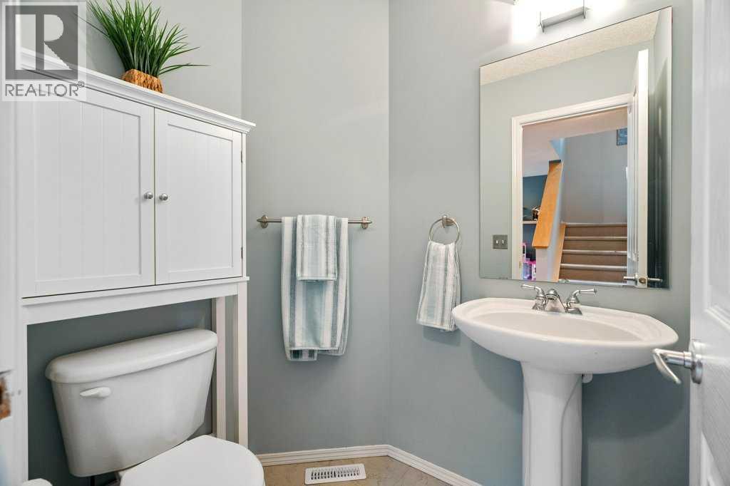 90 Elgin Drive Se, Calgary, Alberta  T2Z 4A8 - Photo 17 - A2300893