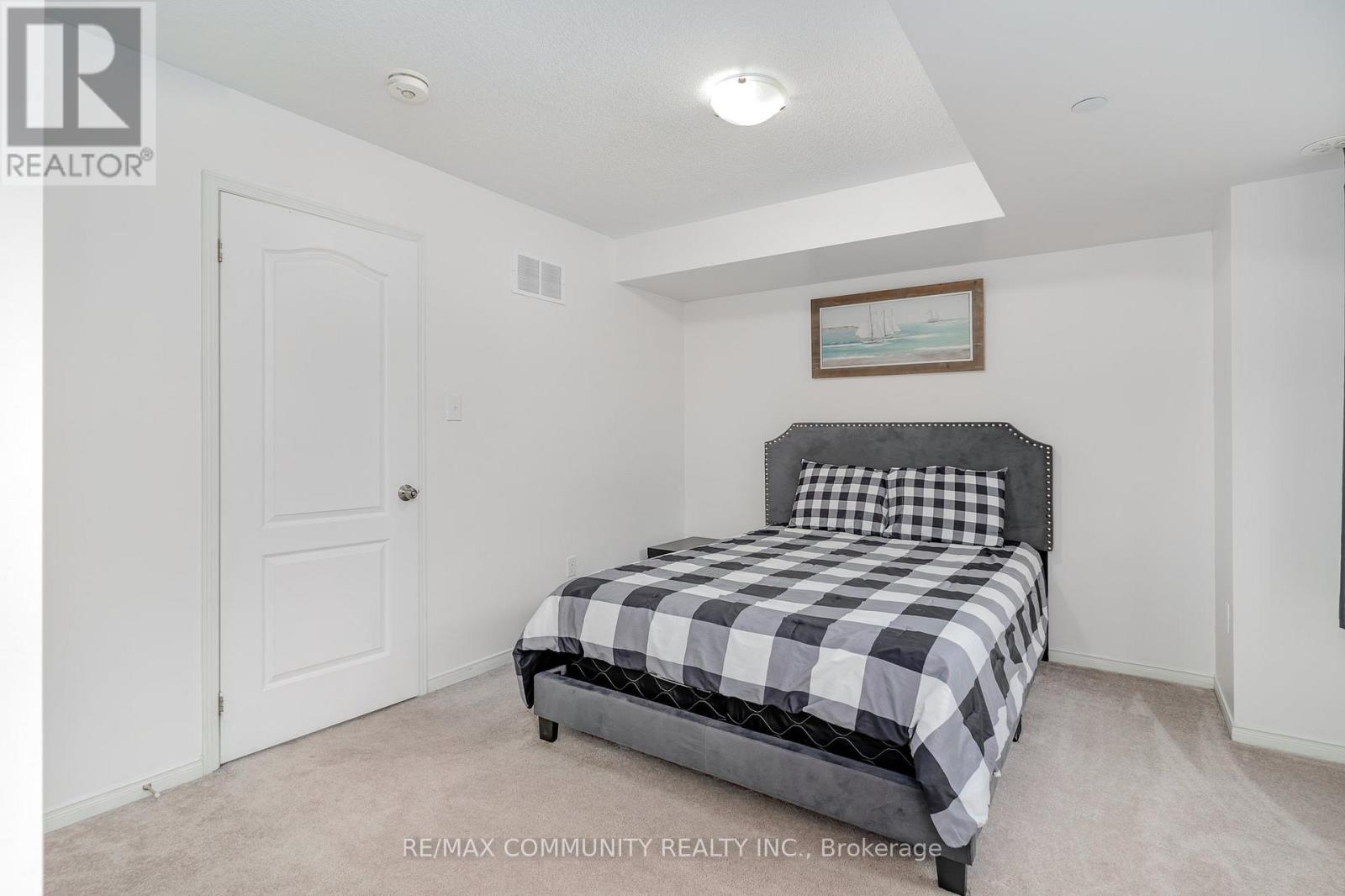 Room - 2757 Deputy Minister Path, Oshawa, Ontario  L1L 0M7 - Photo 19 - E13090606
