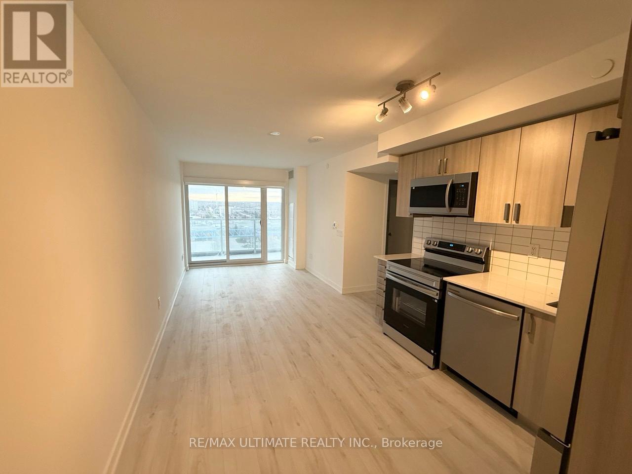 1302 - 1010 Sandy Beach Road, Pickering, Ontario  L1W 0C7 - Photo 3 - E13090650