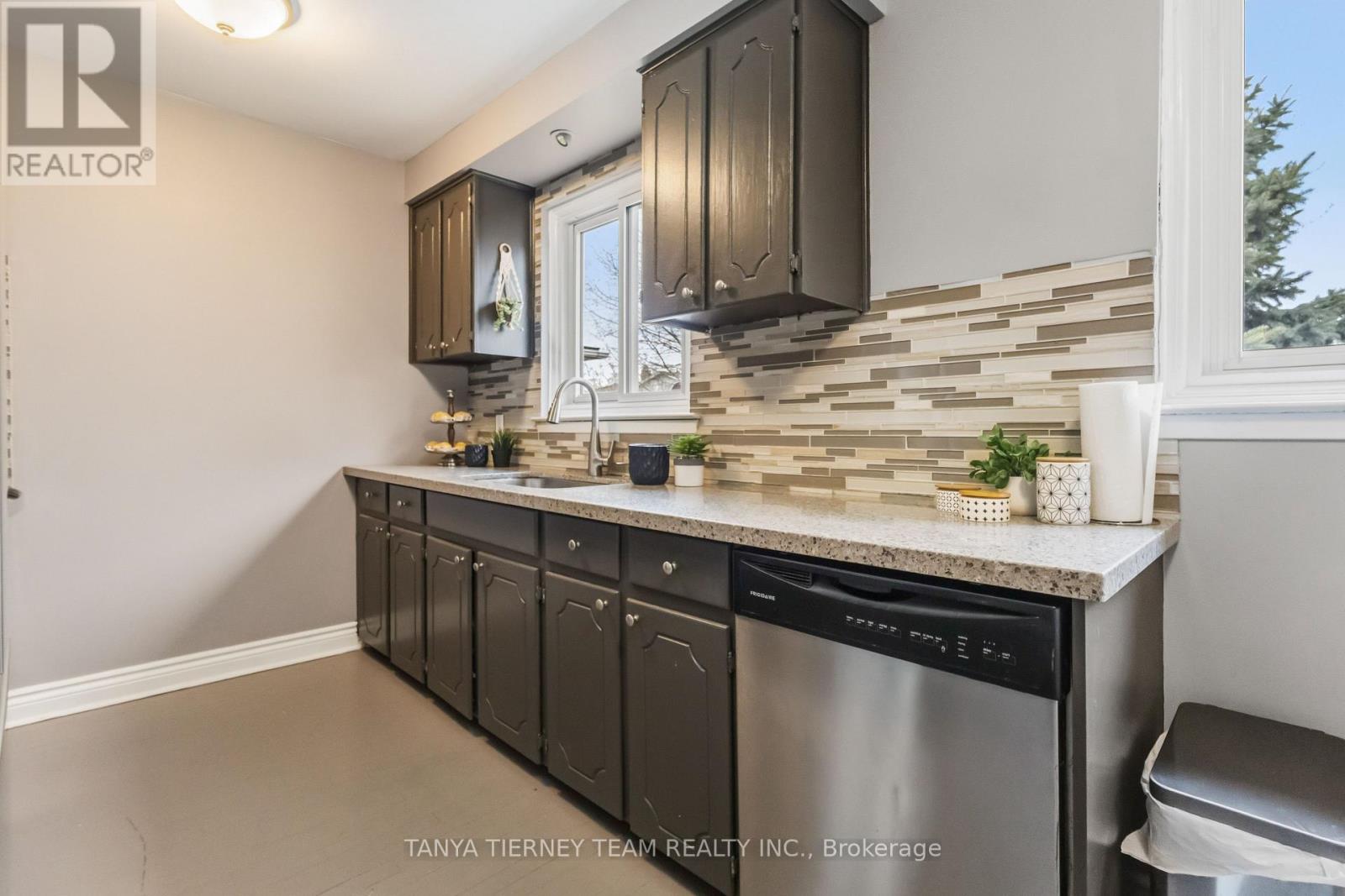 6 Gershwin Court, Whitby, Ontario  L1N 6C9 - Photo 18 - E13090674