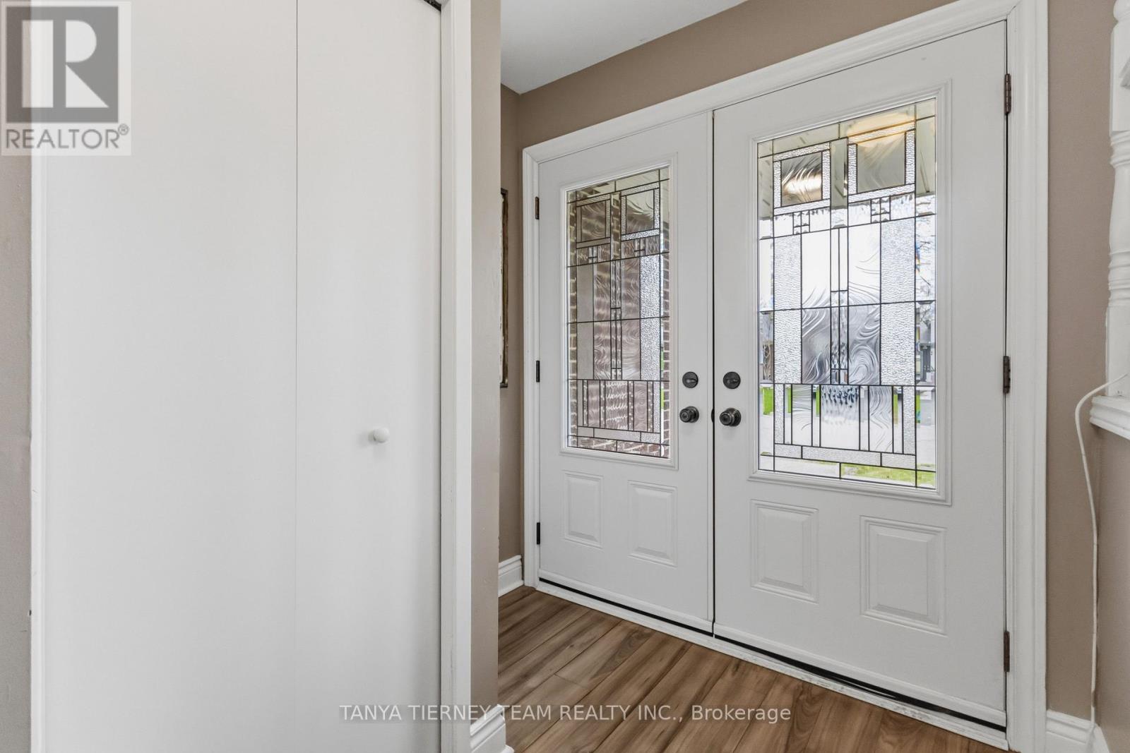 6 Gershwin Court, Whitby, Ontario  L1N 6C9 - Photo 4 - E13090674