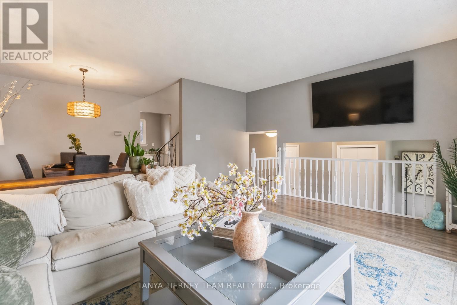 6 Gershwin Court, Whitby, Ontario  L1N 6C9 - Photo 8 - E13090674