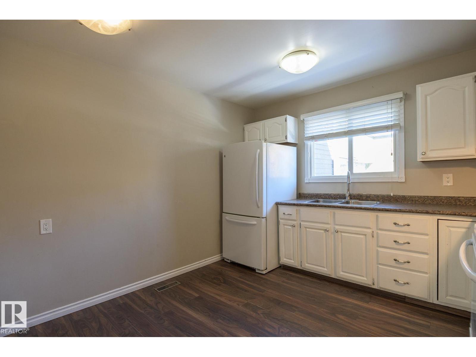 8039 27 Av Nw, Edmonton, Alberta  T6K 3C9 - Photo 12 - E4485981