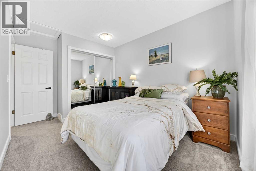 94 Candle Terrace SW, Calgary, Alberta  T2W 6G7 - Photo 38 - A2308043
