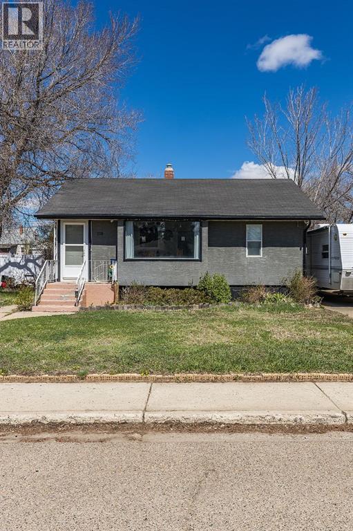 228 11 Street Sw, Medicine Hat, Alberta  T1A 4S4 - Photo 4 - A2308538