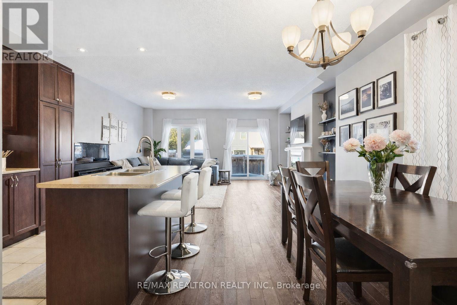 86 Donald Stewart Crescent, East Gwillimbury, Ontario  L0G 1M0 - Photo 6 - N13090656