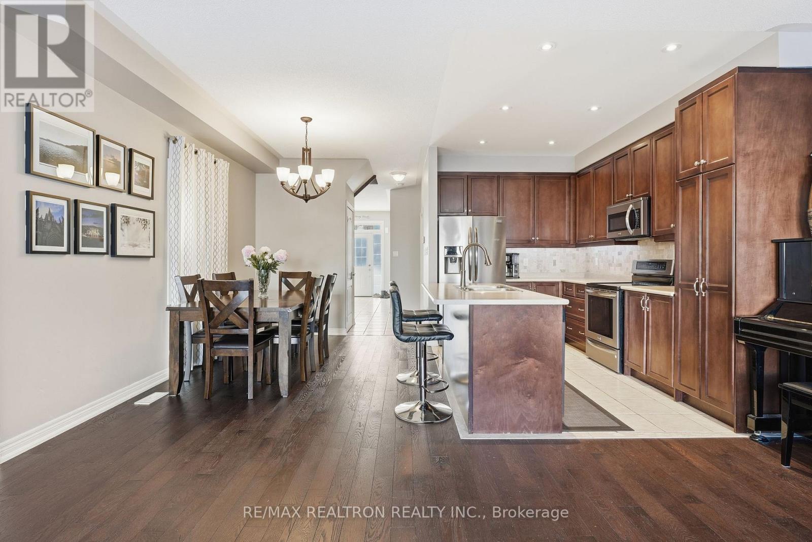 86 Donald Stewart Crescent, East Gwillimbury, Ontario  L0G 1M0 - Photo 7 - N13090656