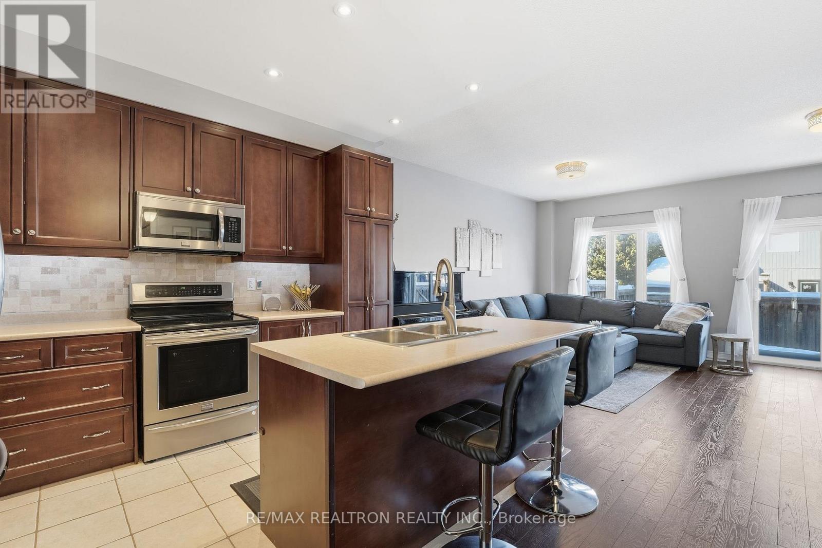 86 Donald Stewart Crescent, East Gwillimbury, Ontario  L0G 1M0 - Photo 8 - N13090656
