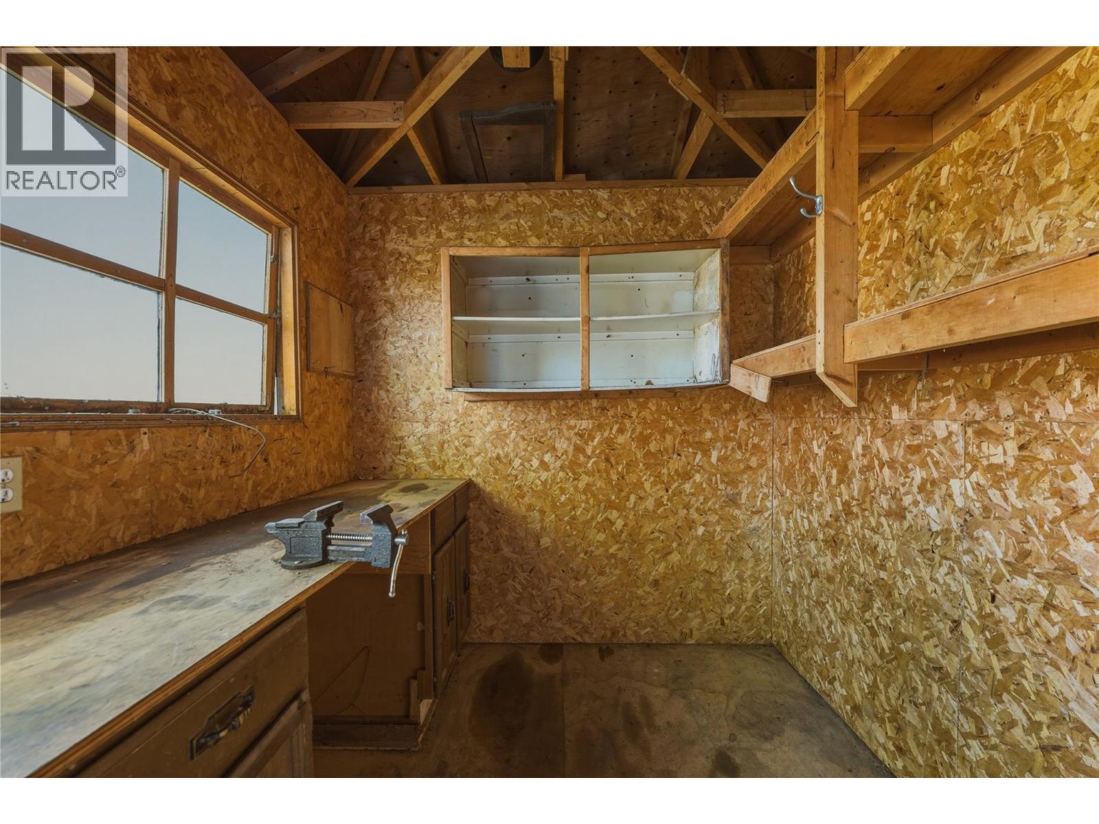 2850 Jarvis Street, Armstrong, British Columbia  V4Y 0G1 - Photo 10 - 10385986