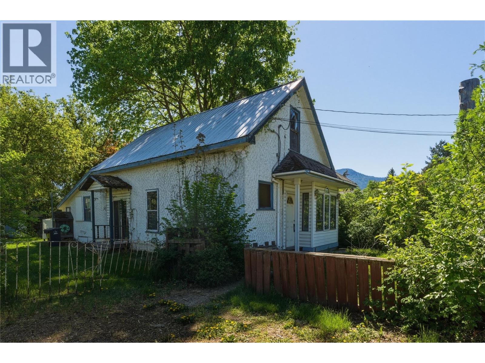 2850 Jarvis Street, Armstrong, British Columbia  V4Y 0G1 - Photo 3 - 10385986