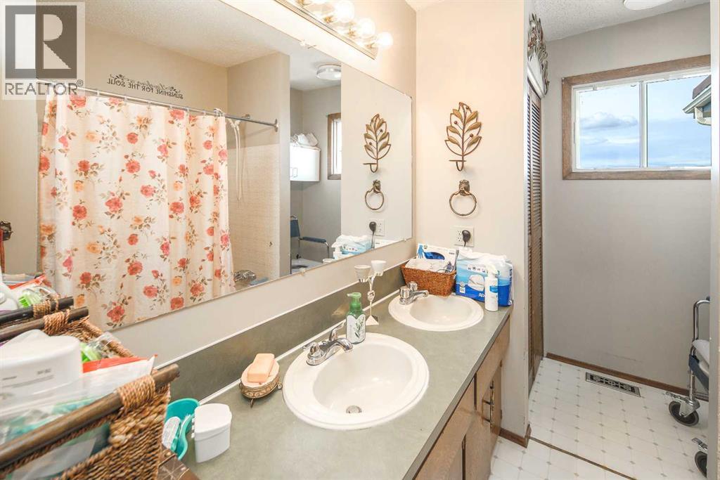 262057 Poplar Hill Drive, Rural Rocky View County, Alberta  T3R 1C7 - Photo 13 - A2308159